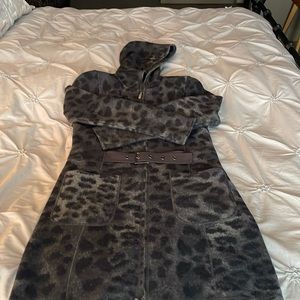 Hooded sweater coat with belt ! Size 36.